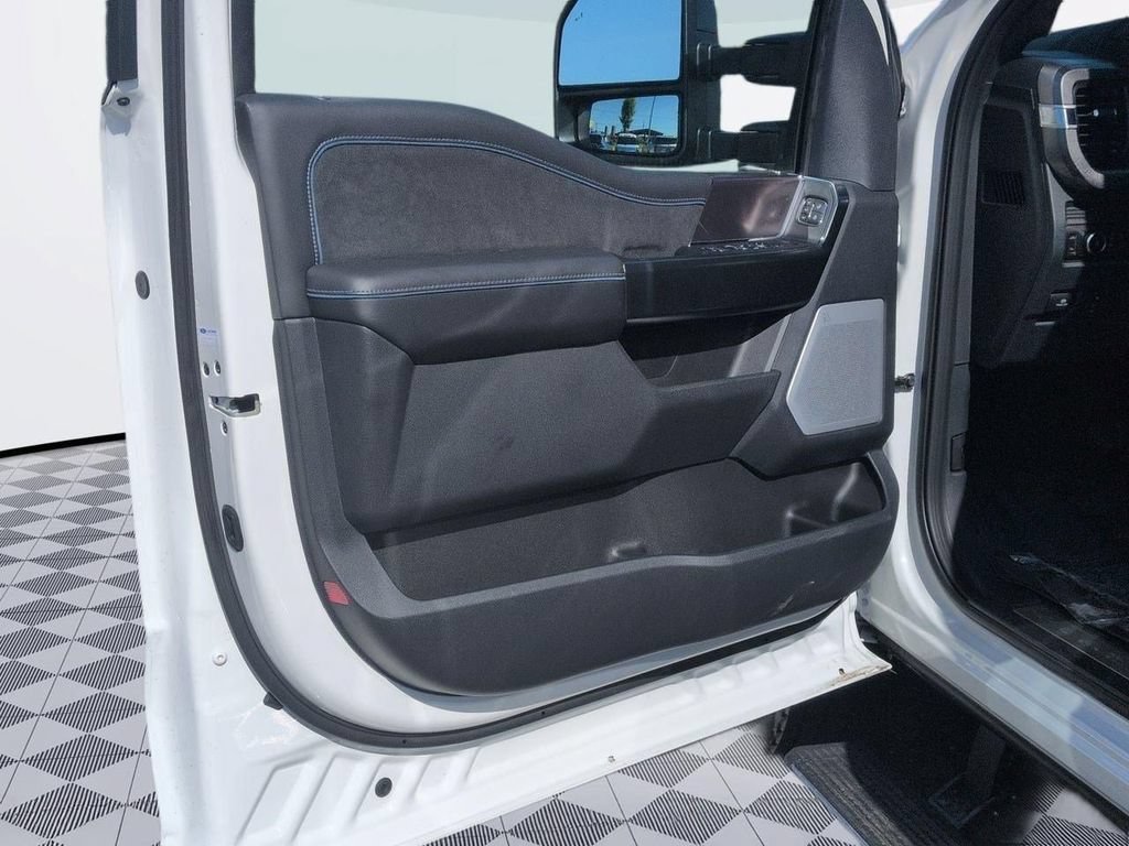 New 2026 Ford F250 Platinum AWD/4WD image 9