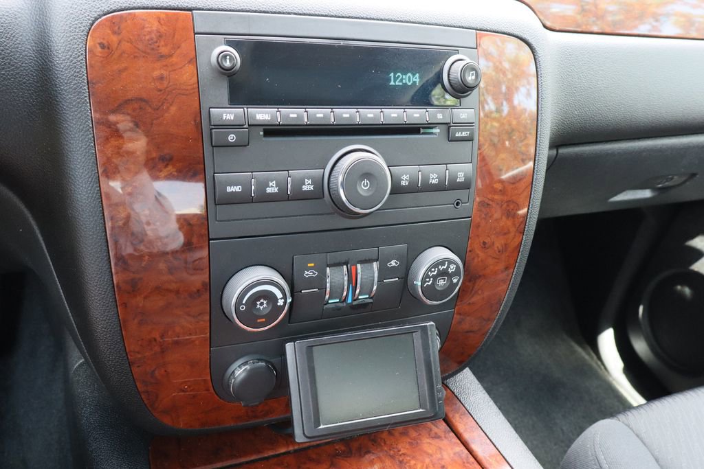 Used 2011 Chevrolet Avalanche LS image 14