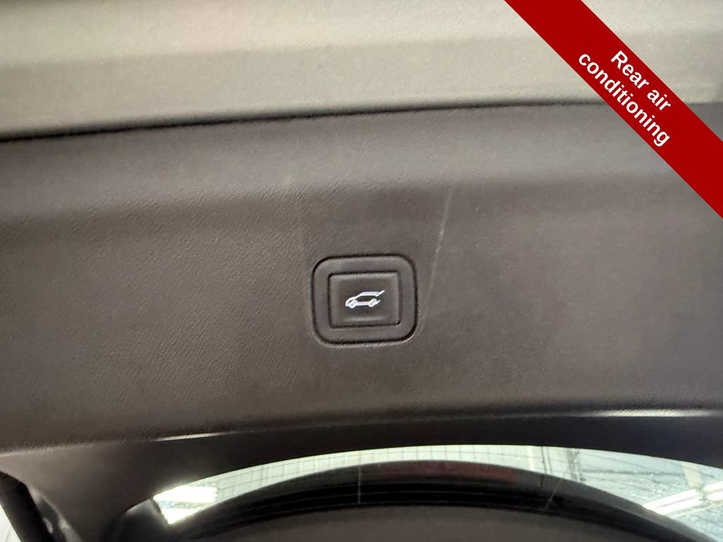 Used 2023 Buick Enclave Essence w/ Sport Touring Edition AWD/4WD image 40