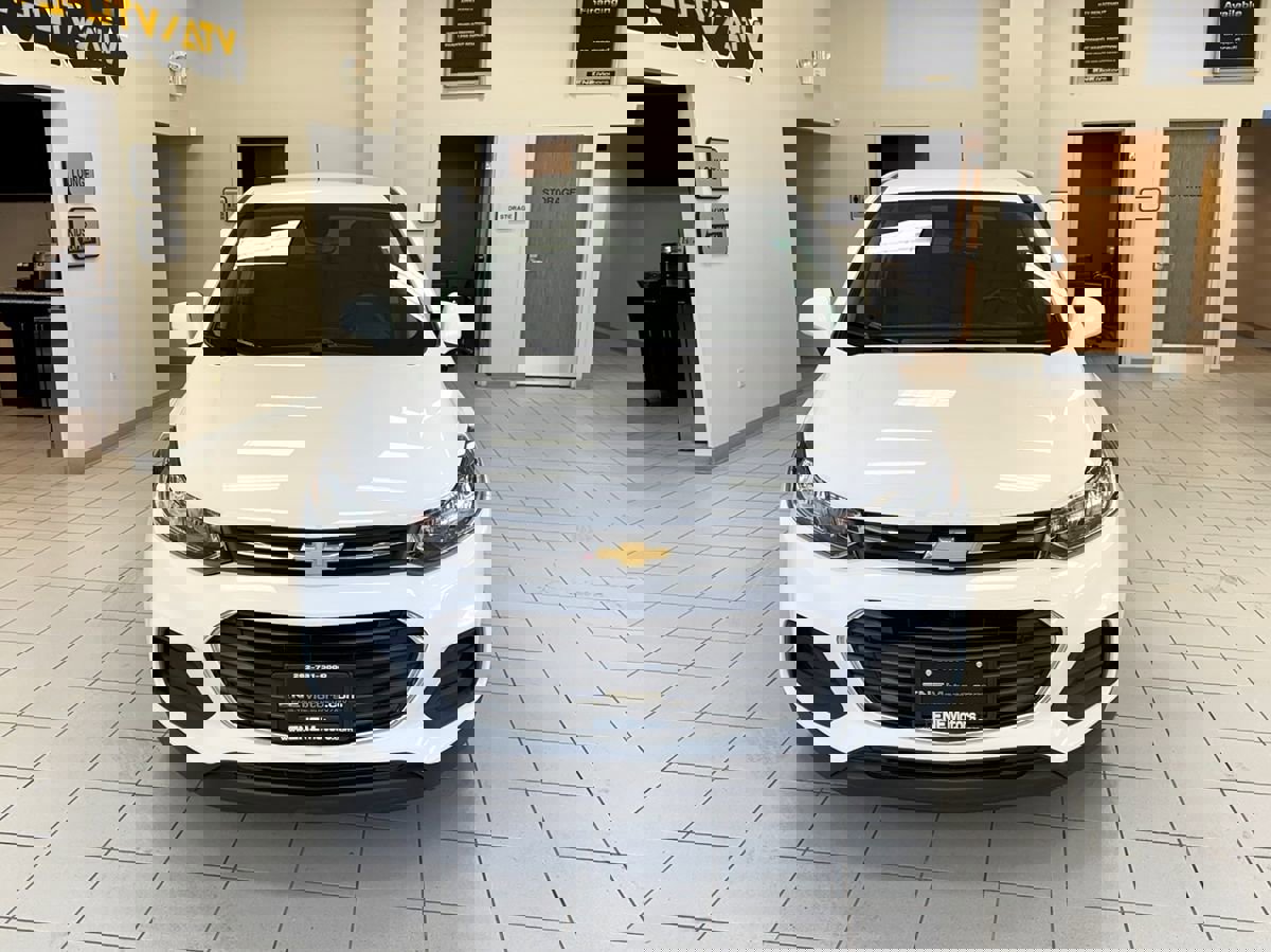 Used 2020 Chevrolet Trax LS w/ Tint and Cruise Package image 3