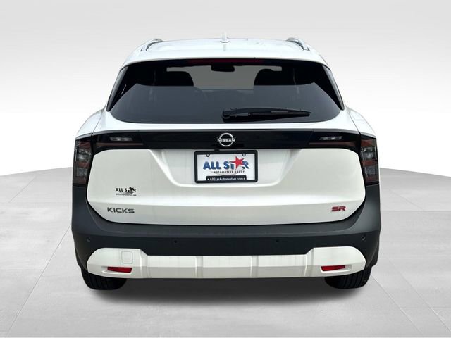 Used 2025 Nissan Kicks SR FWD image 8