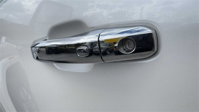 Used 2025 GMC Sierra 3500 Denali w/ Denali Reserve Package image 32