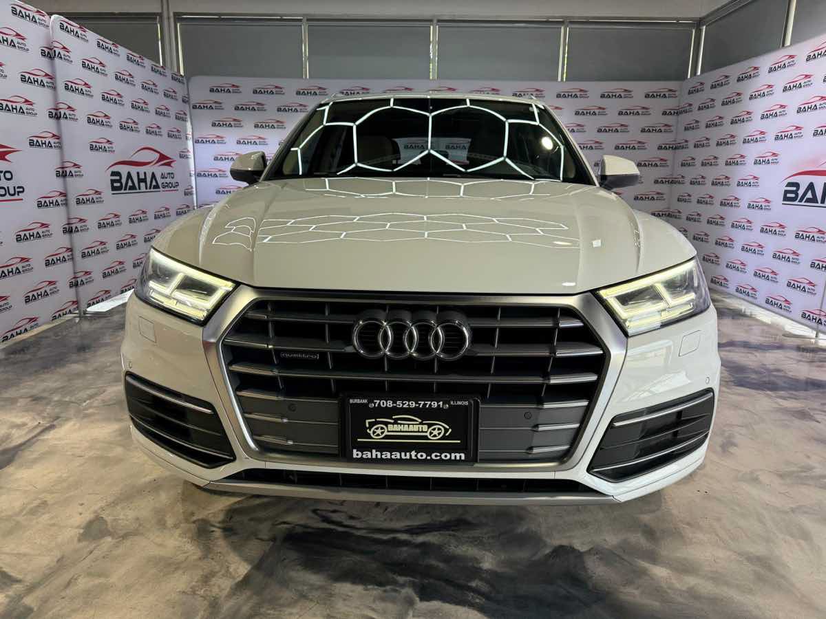 Used 2020 Audi Q5 2.0T Premium Plus w/ Premium Plus Package AWD/4WD image 3