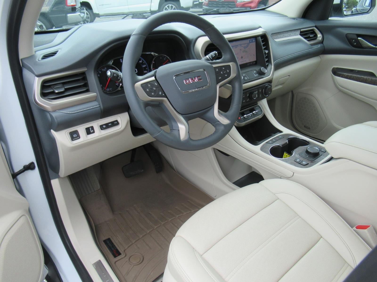Used 2023 GMC Acadia Denali w/ Denali Ultimate Package FWD image 15