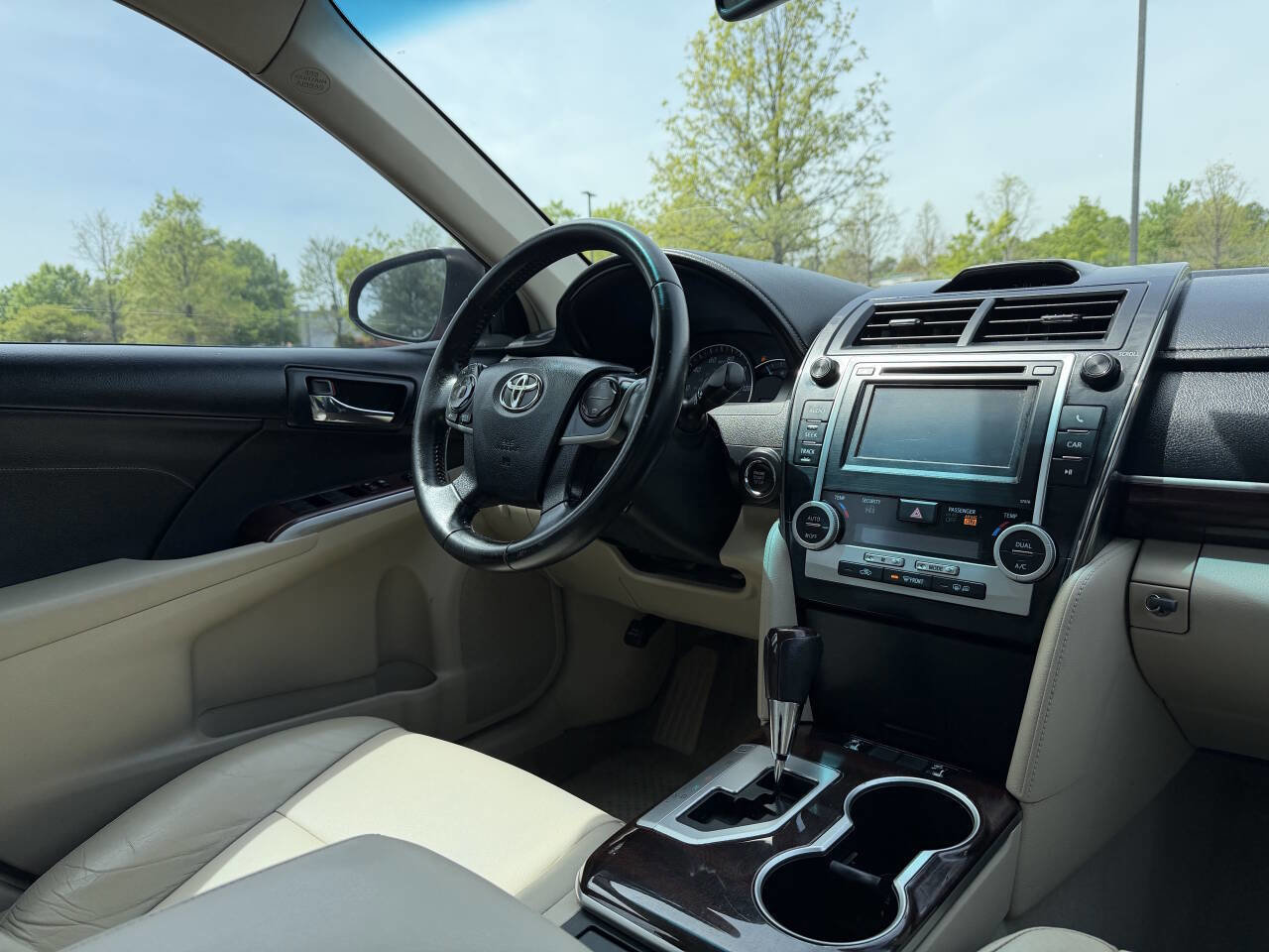 Used 2014 Toyota Camry XLE w/ Leather Package FWD image 20