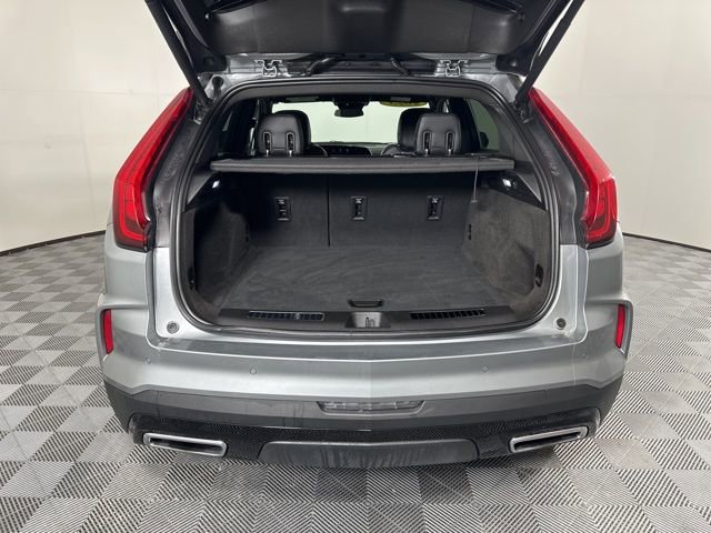 Used 2025 Cadillac XT4 Premium Luxury image 12