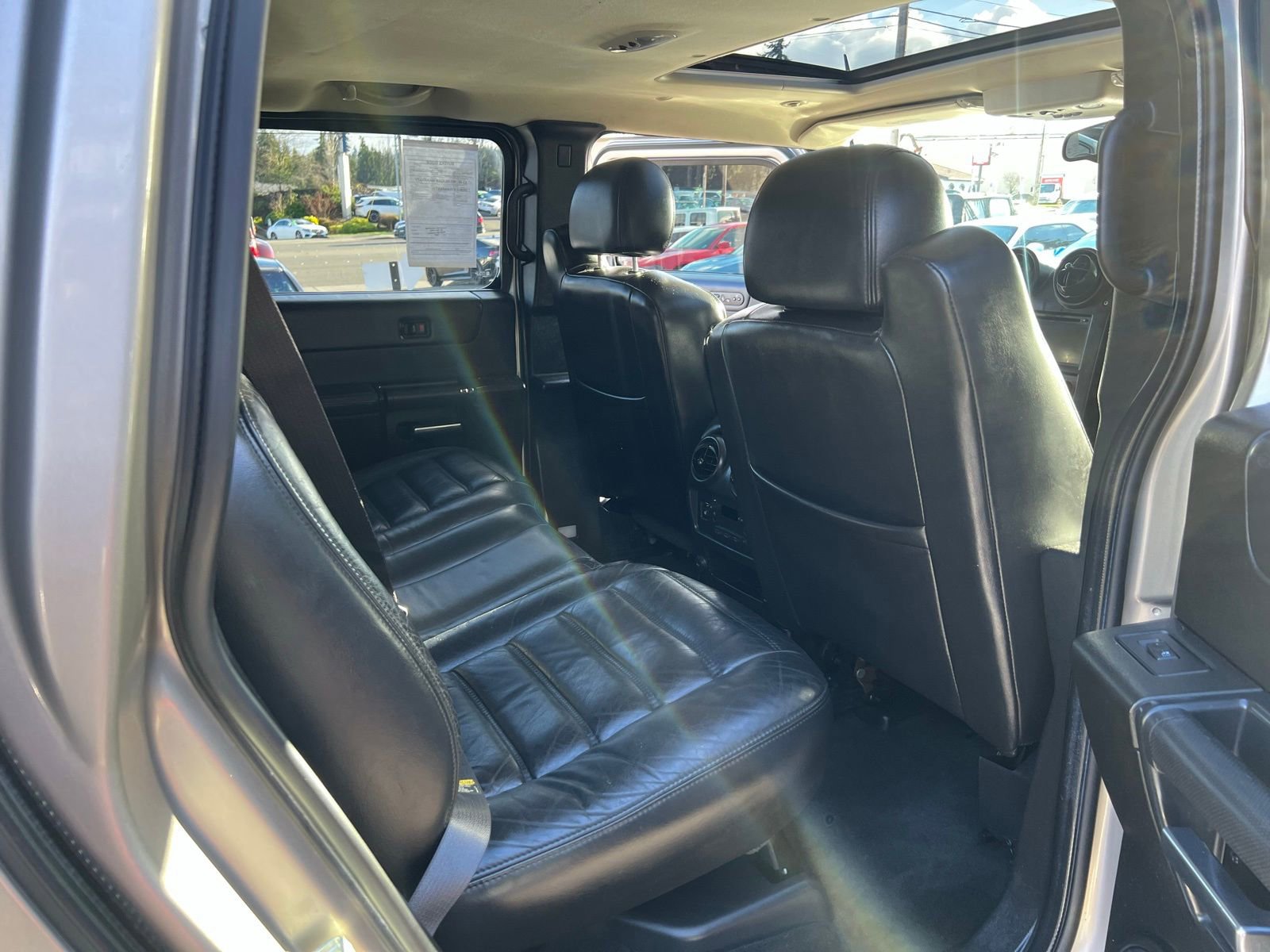 Used 2005 HUMMER H2 w/ Preferred Equipment Group image 27