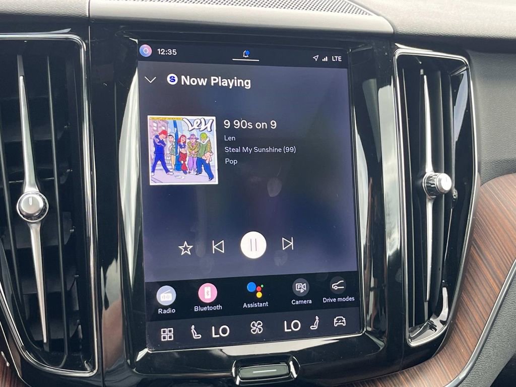 Used 2023 Volvo XC60 B5 Plus w/ Protection Package Premier image 32