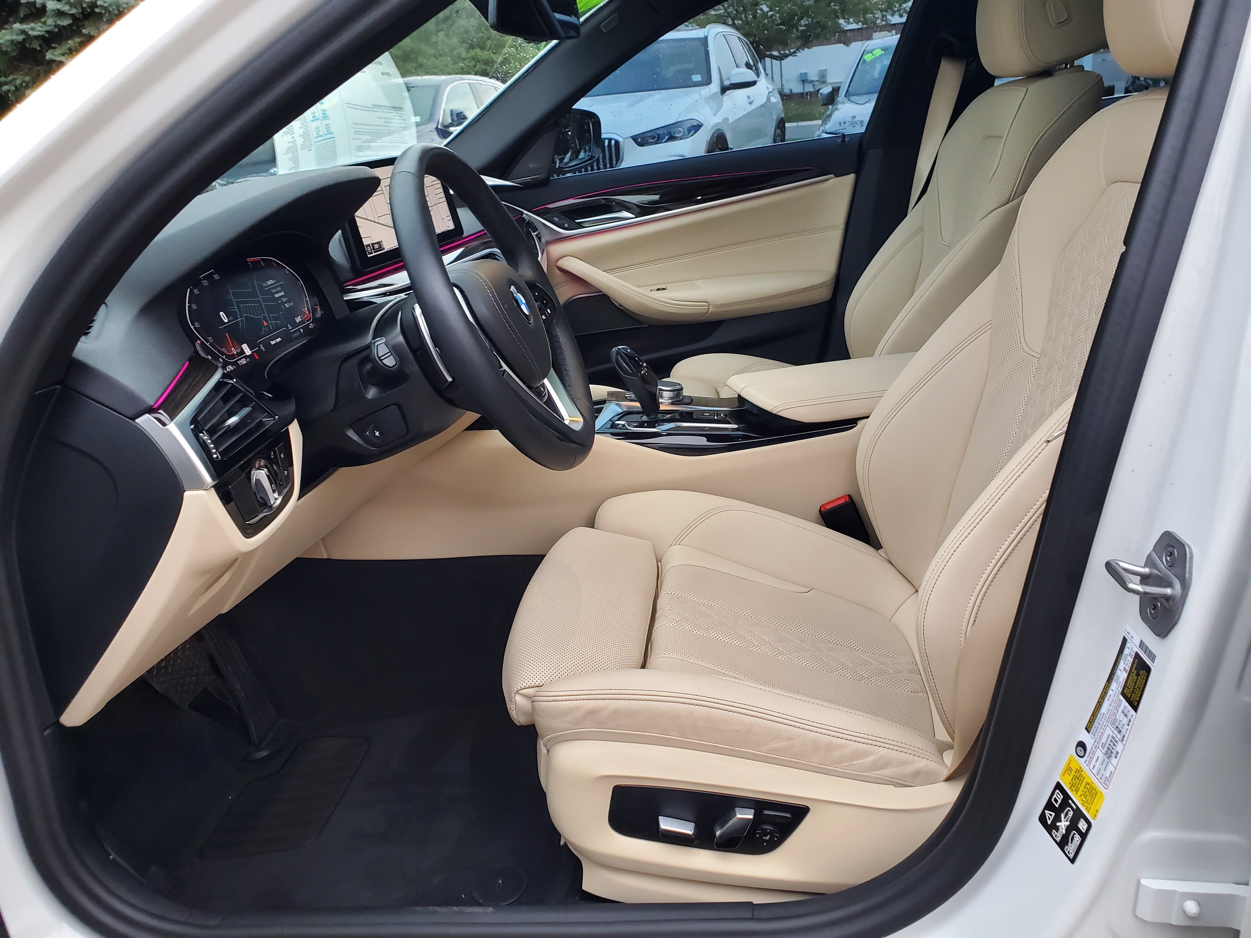 Certified 2023 BMW 530i xDrive w/ Premium Package AWD/4WD image 9