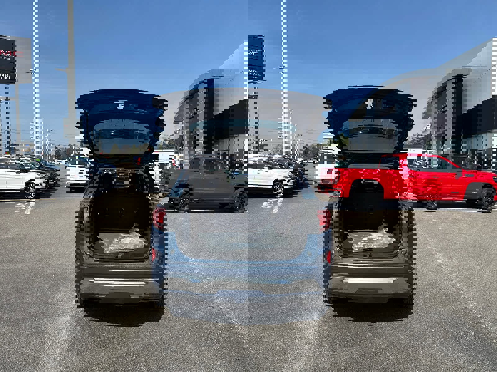 New 2026 GMC Terrain Denali w/ LPO, Black Badging Package AWD/4WD image 11