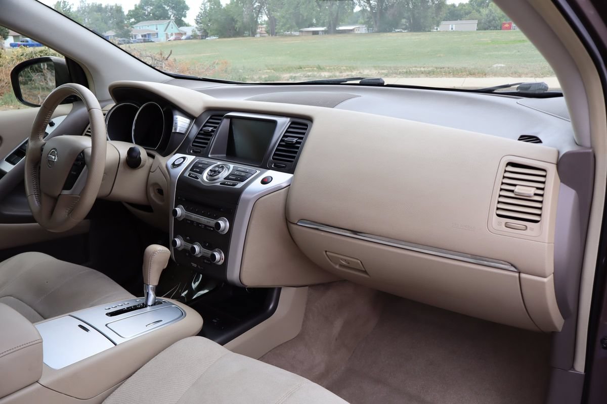 Used 2012 Nissan Murano SV AWD/4WD image 17