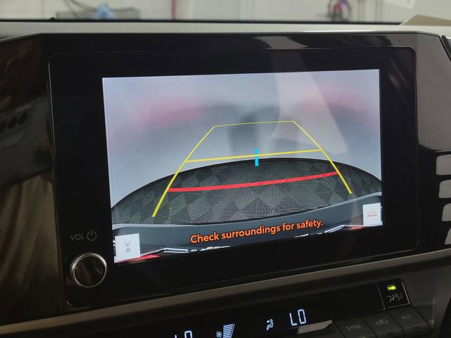 Used 2025 Toyota Camry SE image 18