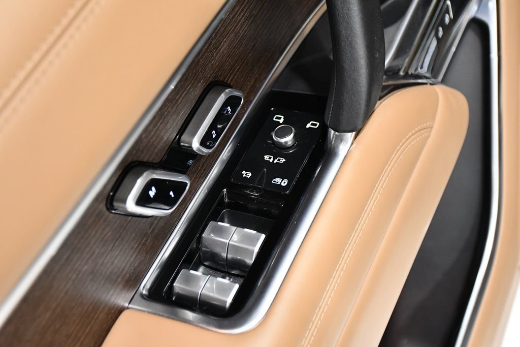 Used 2023 Land Rover Range Rover Autobiography AWD/4WD image 18