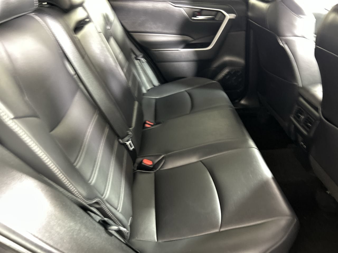 Used 2021 Toyota RAV4 XLE Premium AWD/4WD image 26