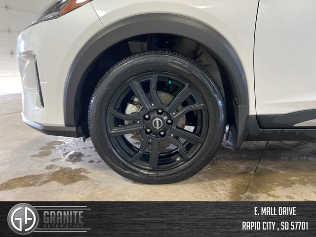 Used 2023 Nissan Kicks SR w/ SR Premium Package image 26