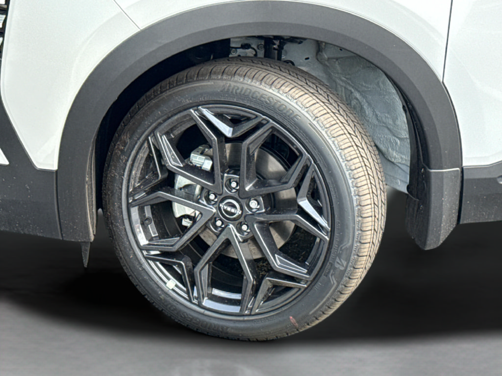New 2026 Nissan Kicks SR AWD/4WD image 42