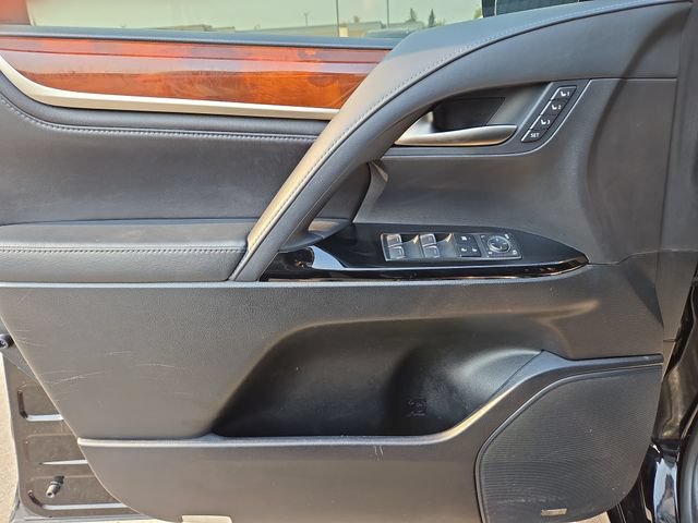 Used 2017 Lexus LX 570 4WD w/ Luxury Package image 15