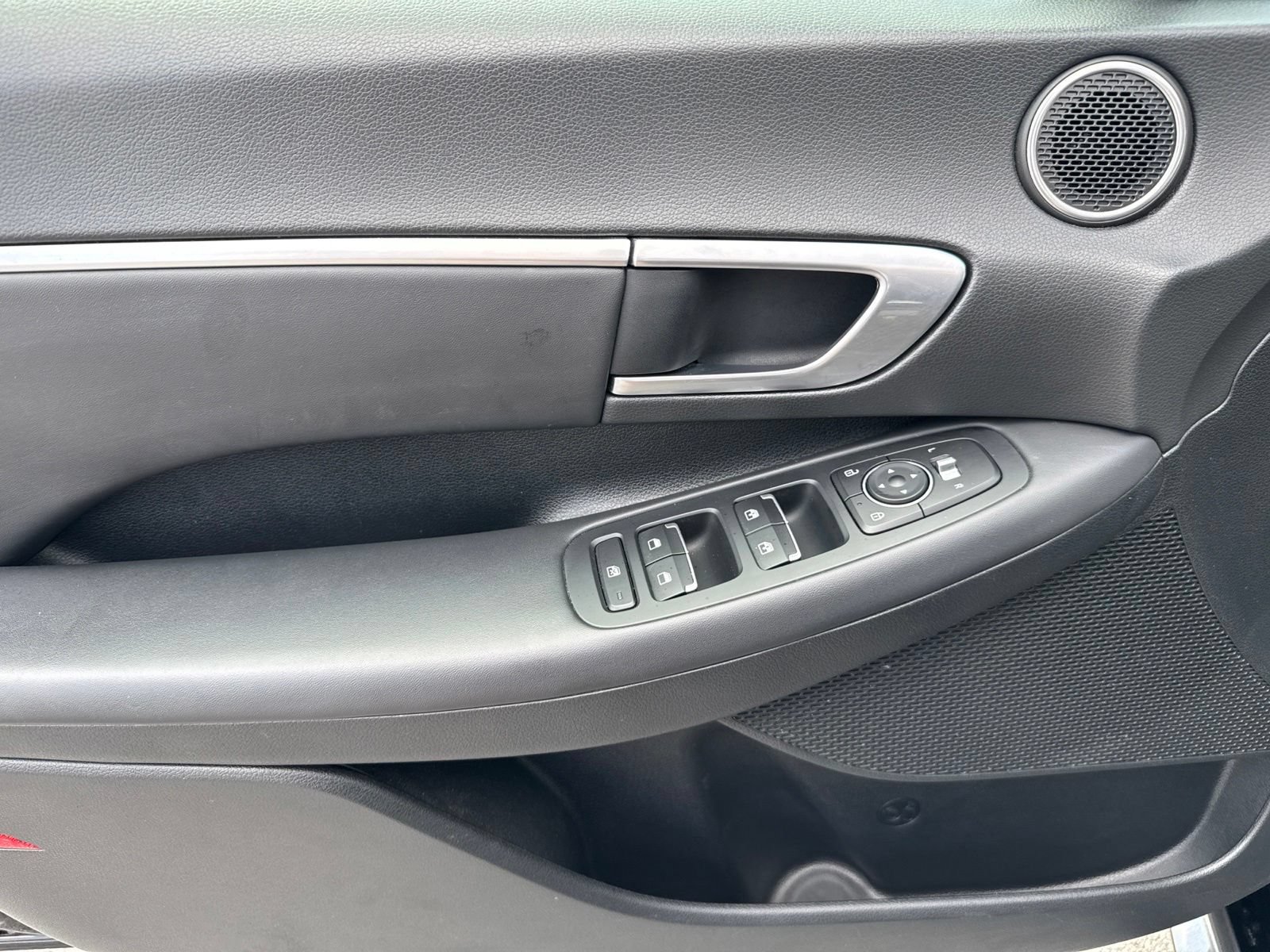 Used 2021 Hyundai Sonata SEL w/ Preferred Accessory Package FWD image 16