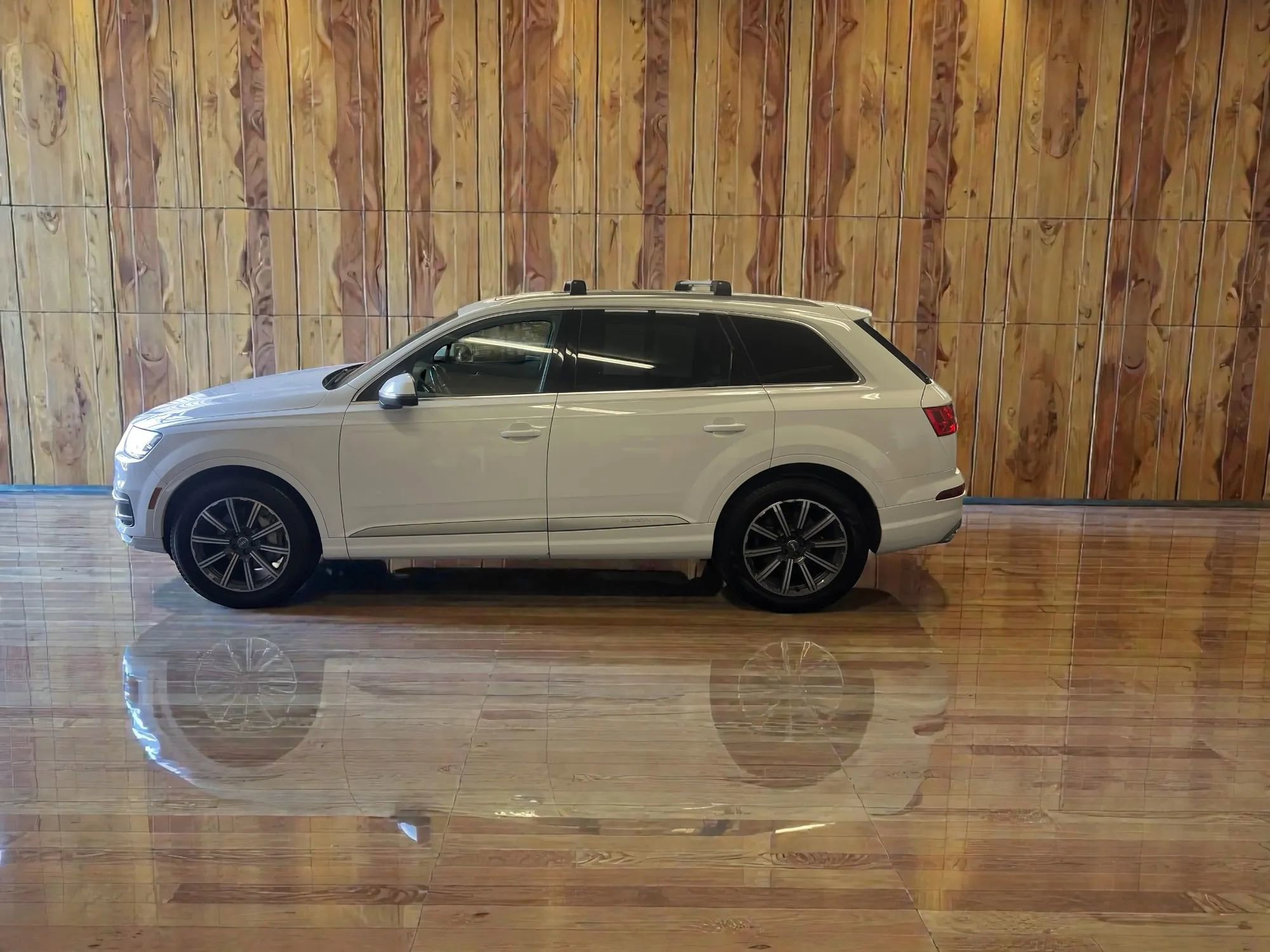 Used 2017 Audi Q7 3.0T Premium AWD/4WD image 4