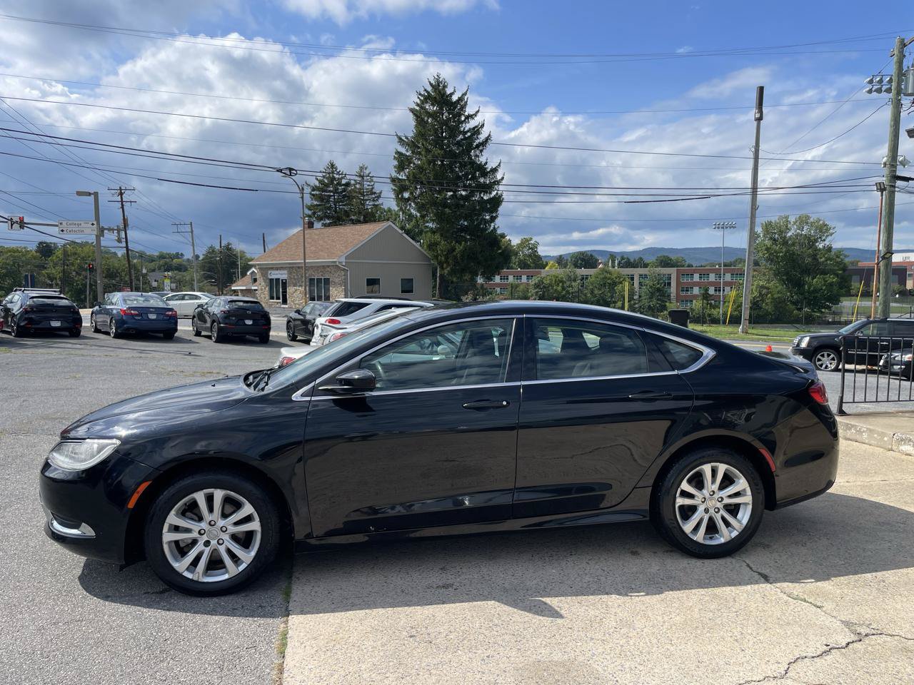 Used 2015 Chrysler 200 Limited FWD image 7