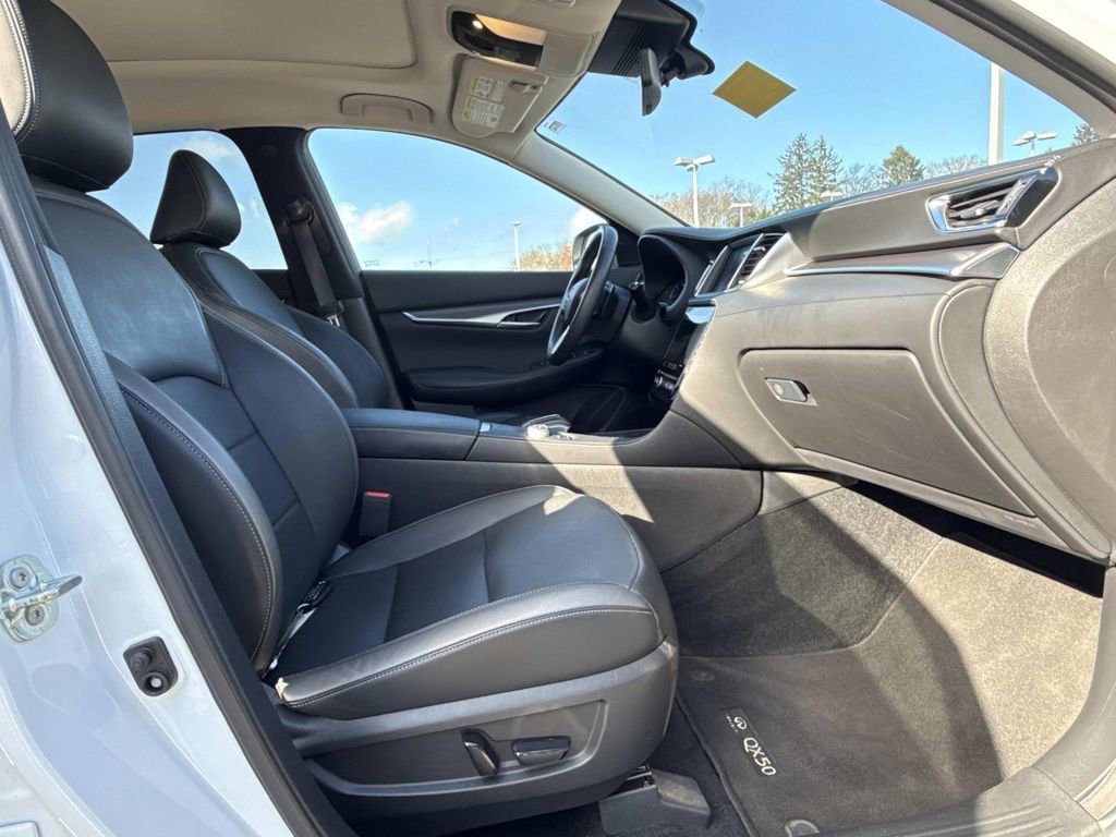 Certified 2023 INFINITI QX50 Luxe image 19