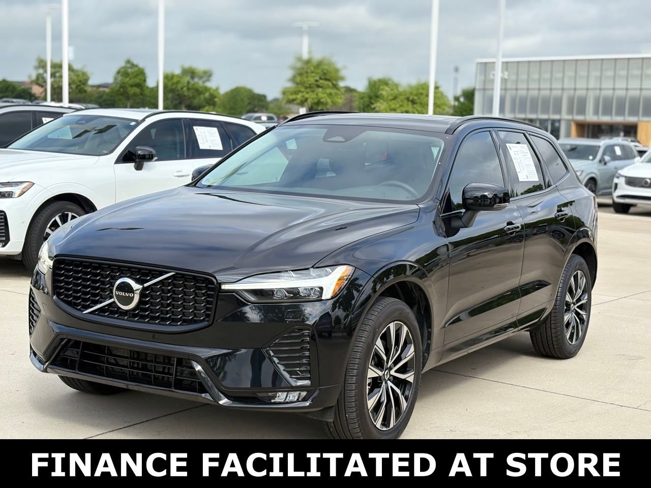 Certified 2025 Volvo XC60 B5 Core AWD/4WD image 3