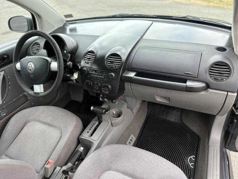 Used 2003 Volkswagen Beetle GL FWD image 9
