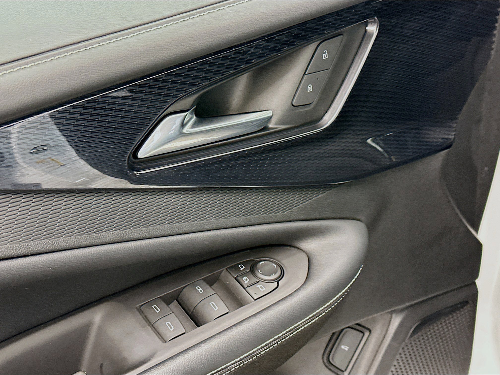 Used 2024 Chevrolet Blazer EV LT AWD/4WD image 15