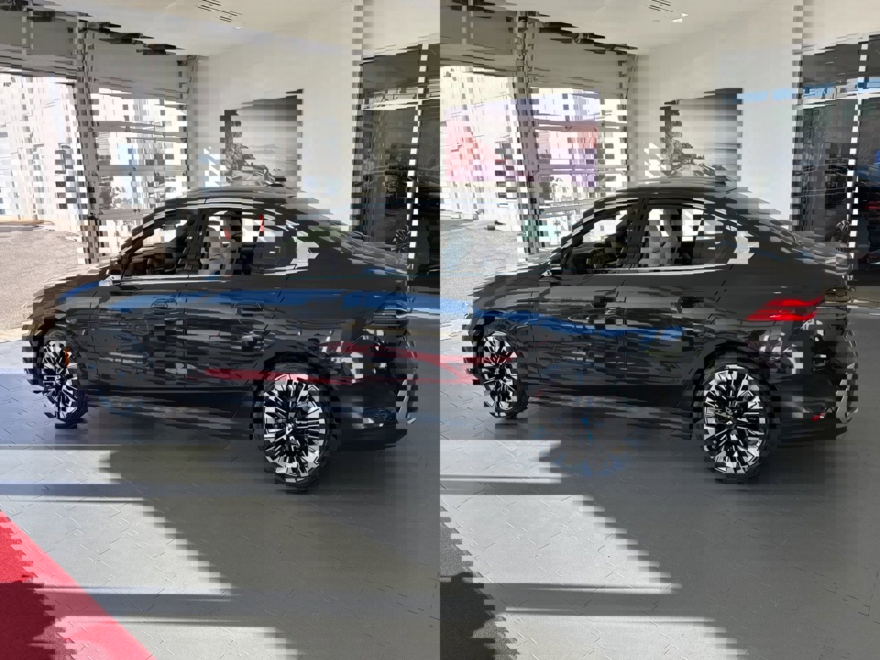 Certified 2025 BMW 530i xDrive 530i xDrive w/ Premium Package image 5