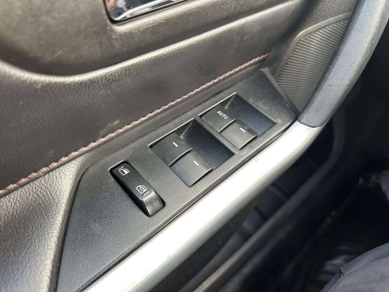 Used 2013 Ford Edge SEL FWD image 26