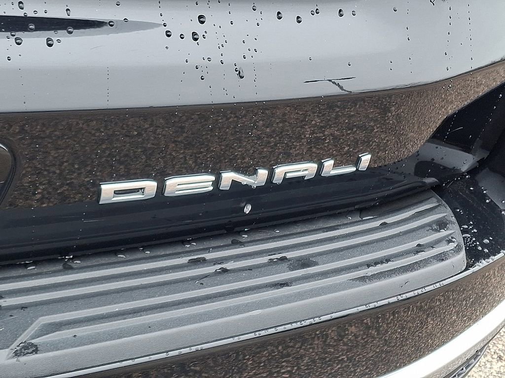 Used 2023 GMC Yukon Denali image 32