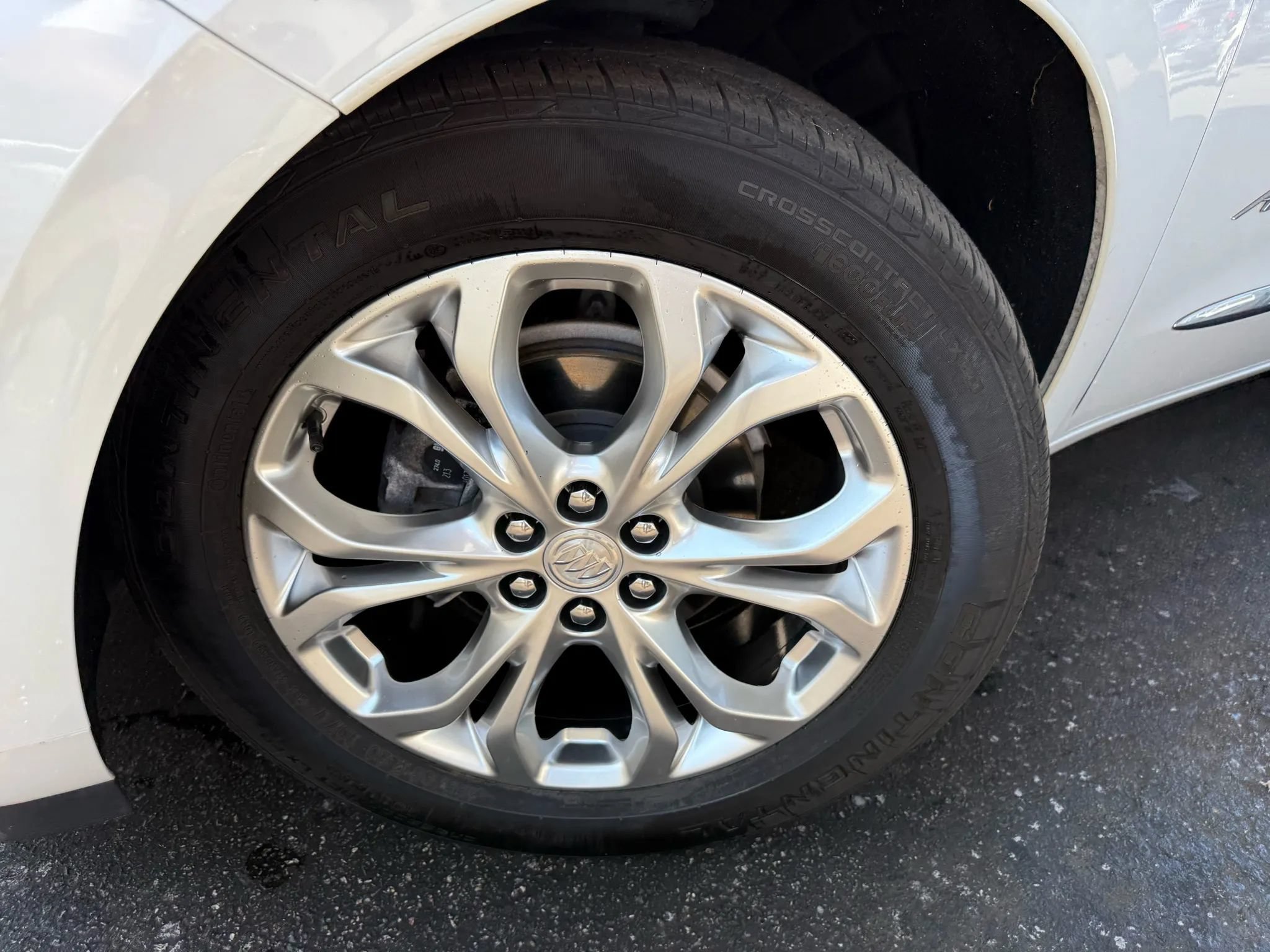Used 2021 Buick Enclave Avenir w/ Avenir Technology Package AWD/4WD image 95