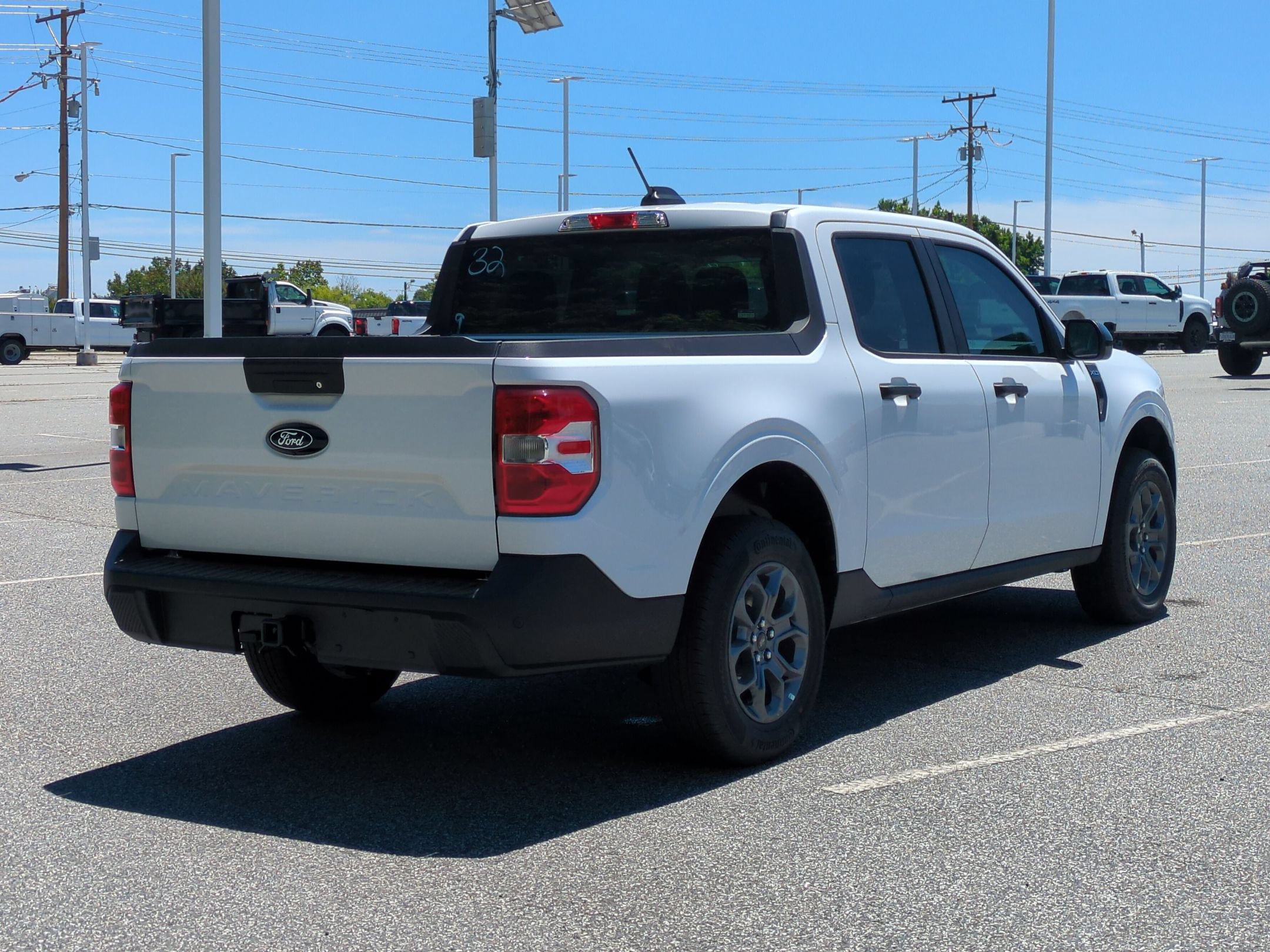 New 2026 Ford Maverick XLT w/ XLT Luxury Package FWD image 4