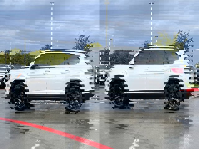 New 2026 Volkswagen Atlas SE FWD image 3