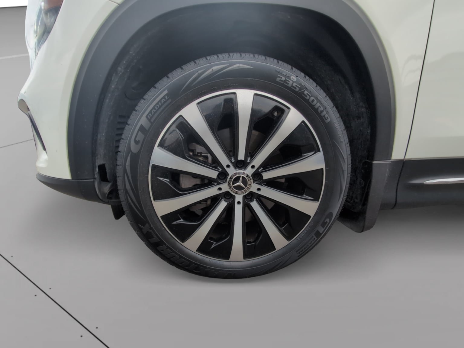 Used 2022 Mercedes-Benz GLB 250 4MATIC image 9