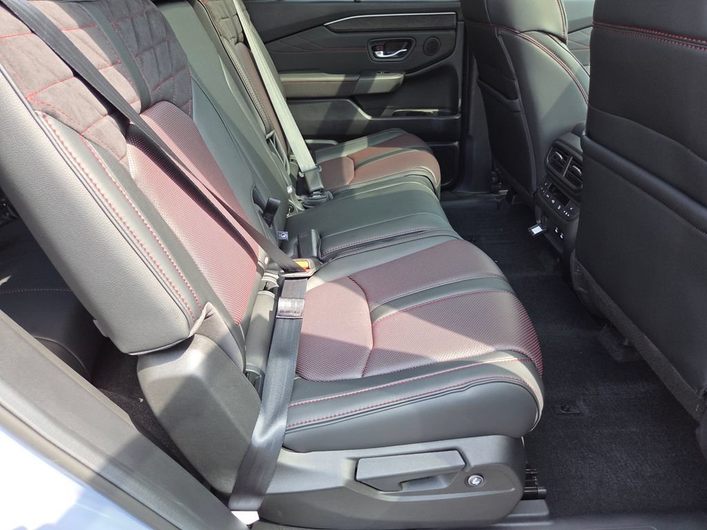 New 2026 Honda Pilot Black Edition image 31