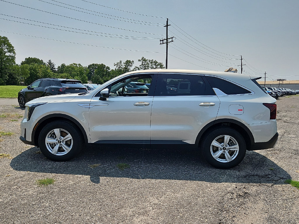 Certified 2026 Kia Sorento LX FWD image 4
