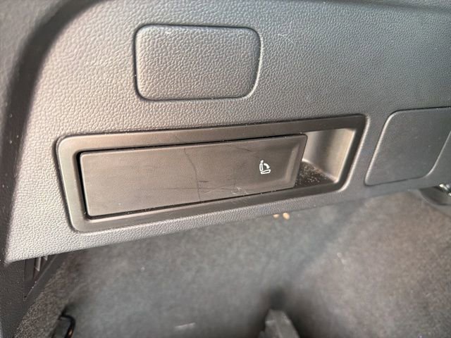 Used 2021 Volkswagen Tiguan SE w/ Panoramic Sunroof Package image 10