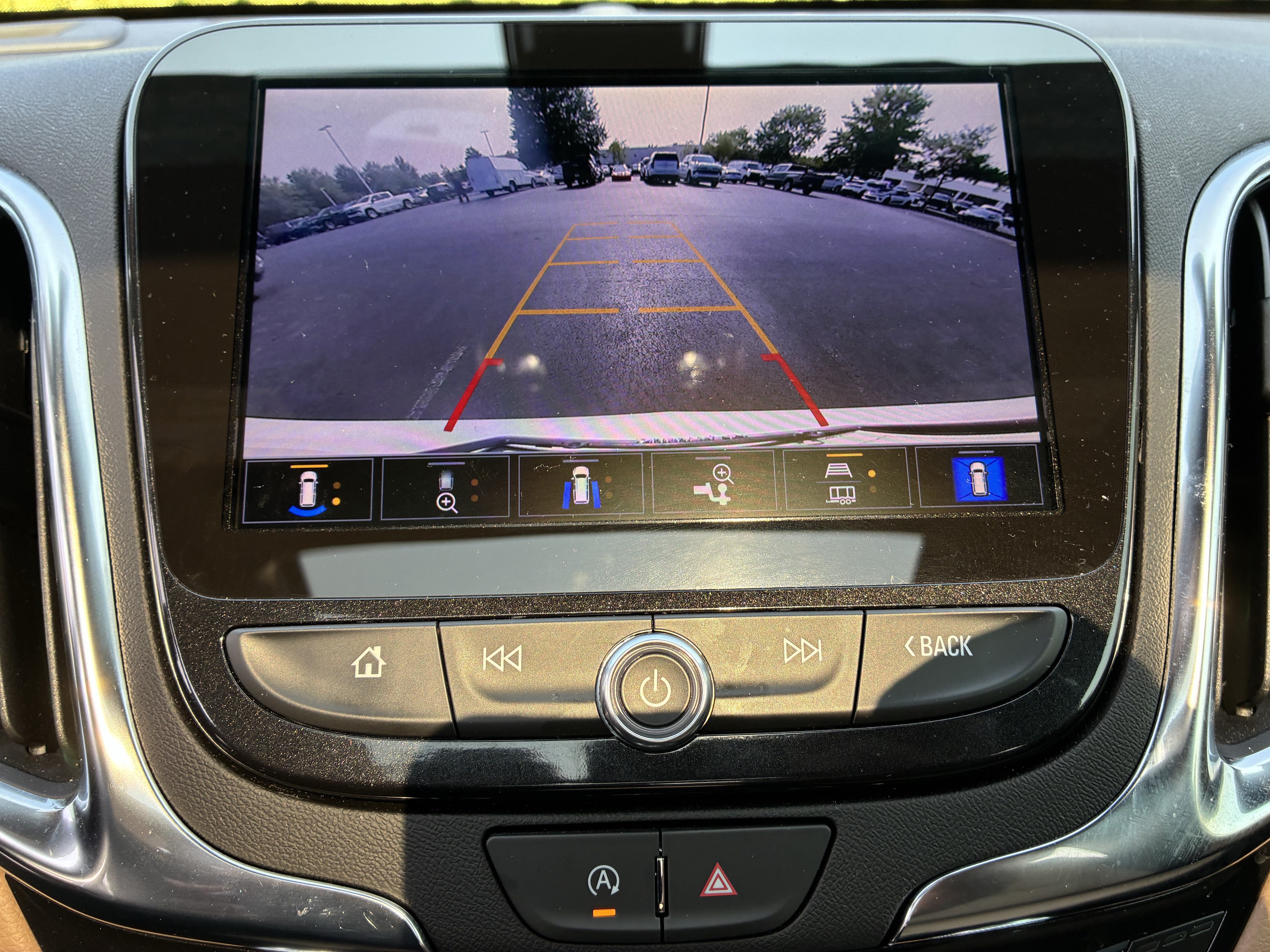 Used 2024 Chevrolet Equinox Premier FWD image 36