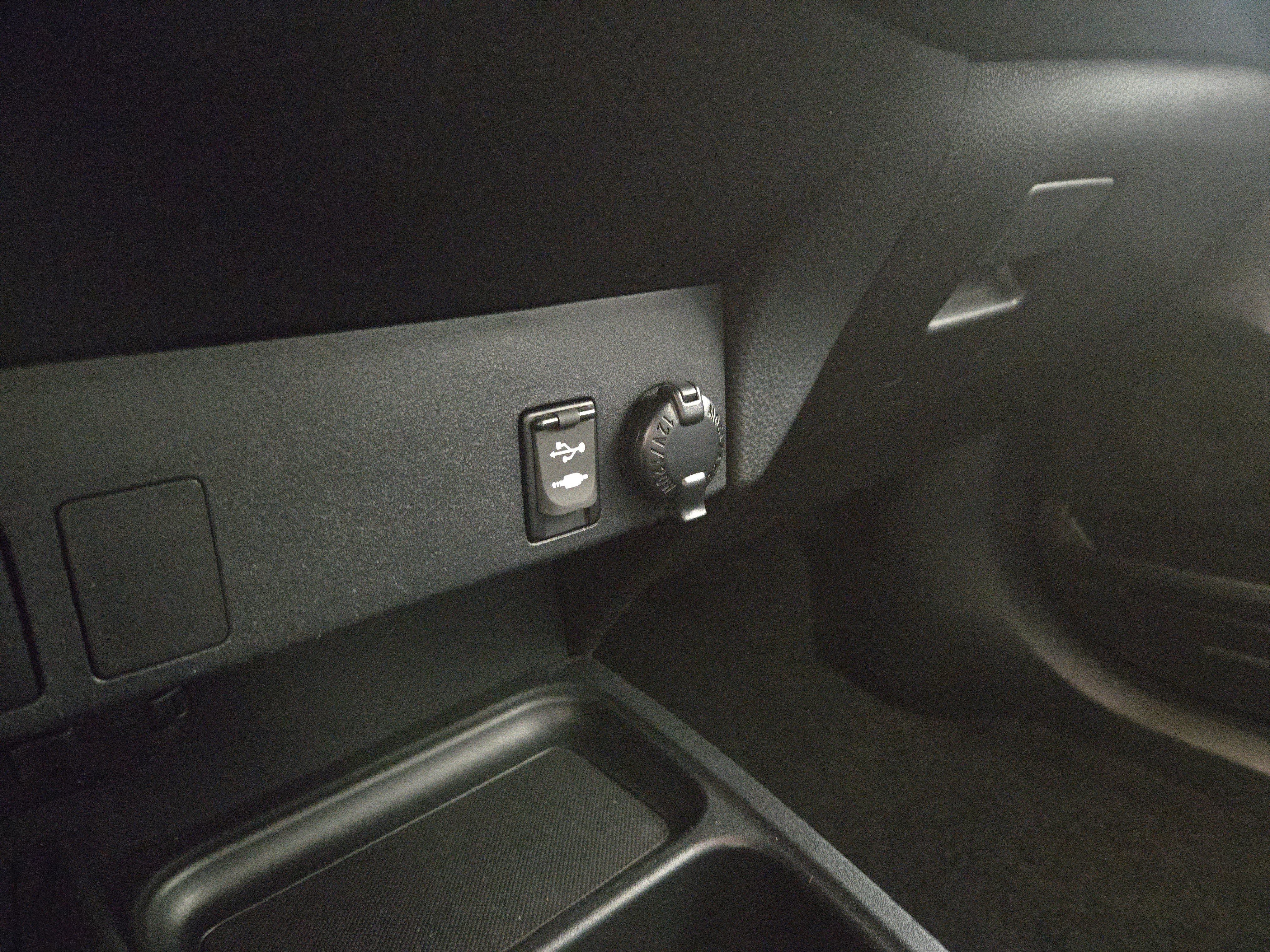 Used 2018 Toyota RAV4 LE w/ All Weather Liner Package image 26