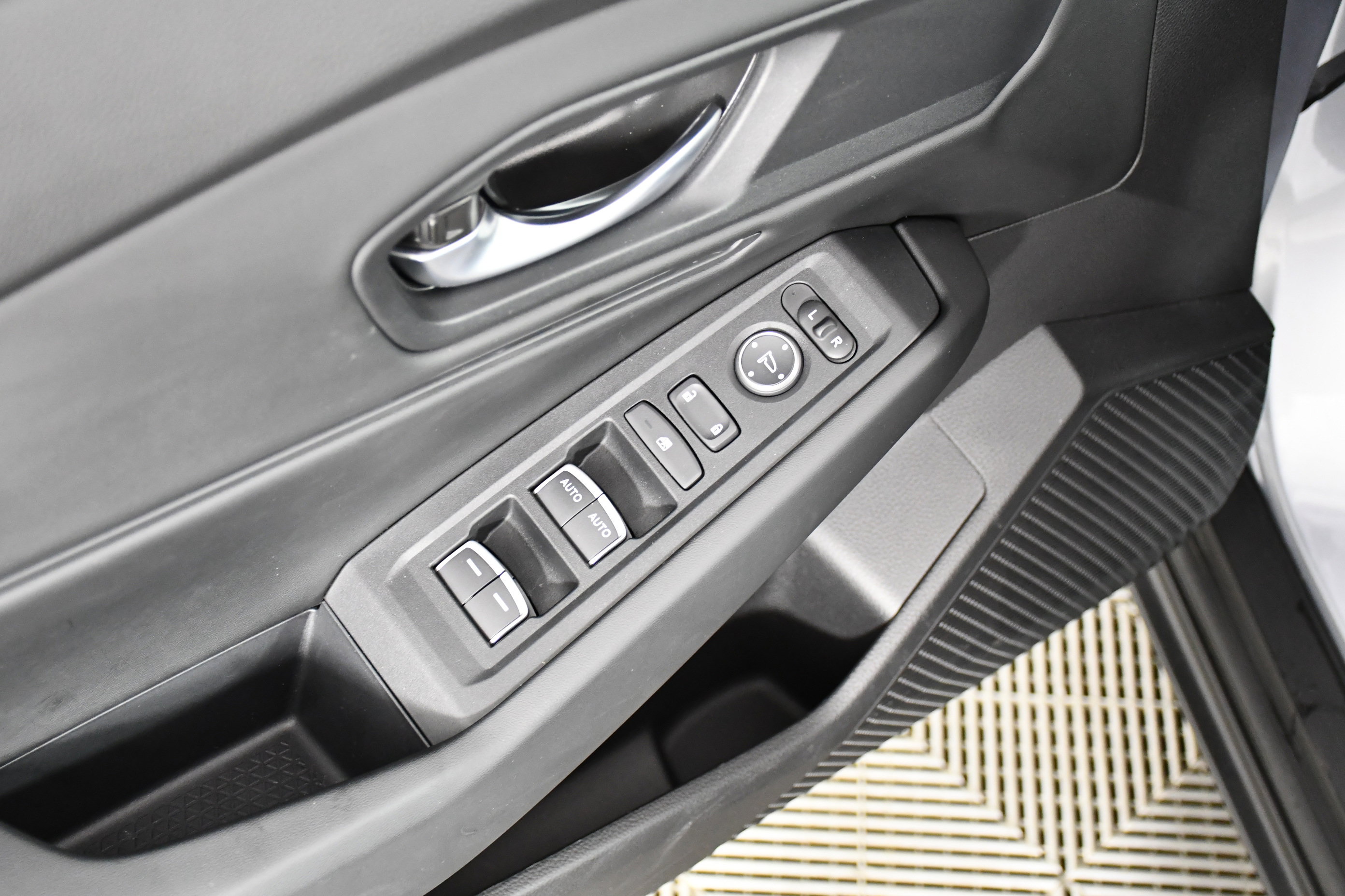 Certified 2025 Honda Accord SE image 25