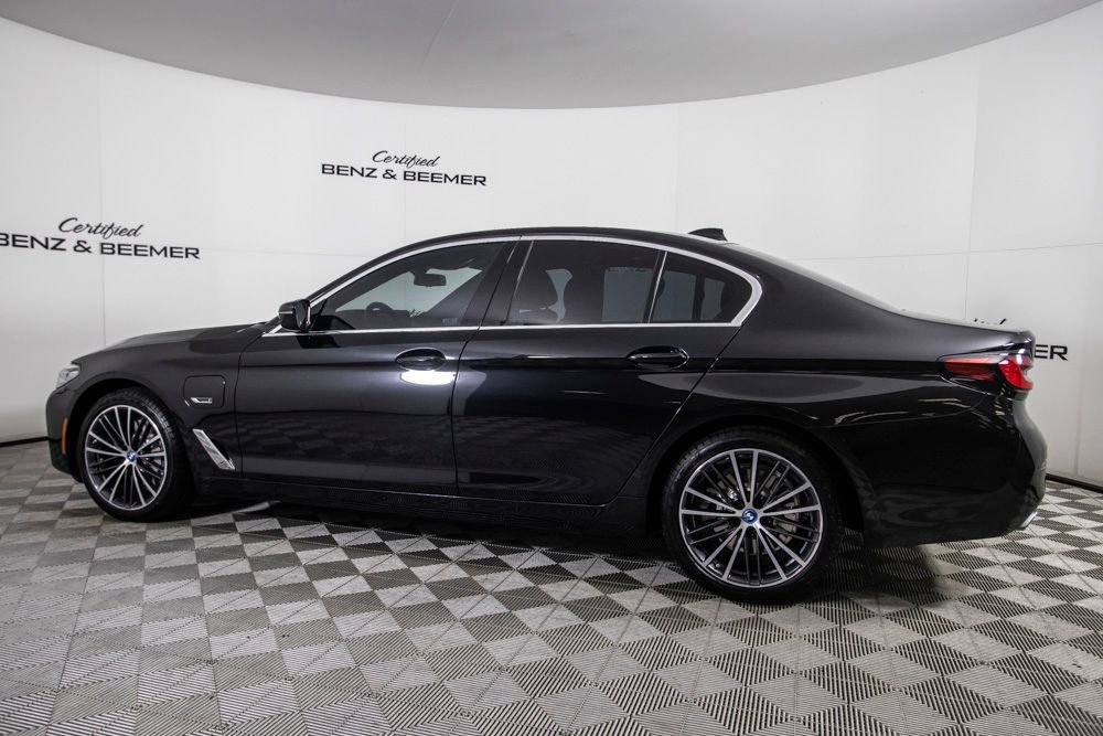 Used 2023 BMW 530e w/ Executive Package image 18