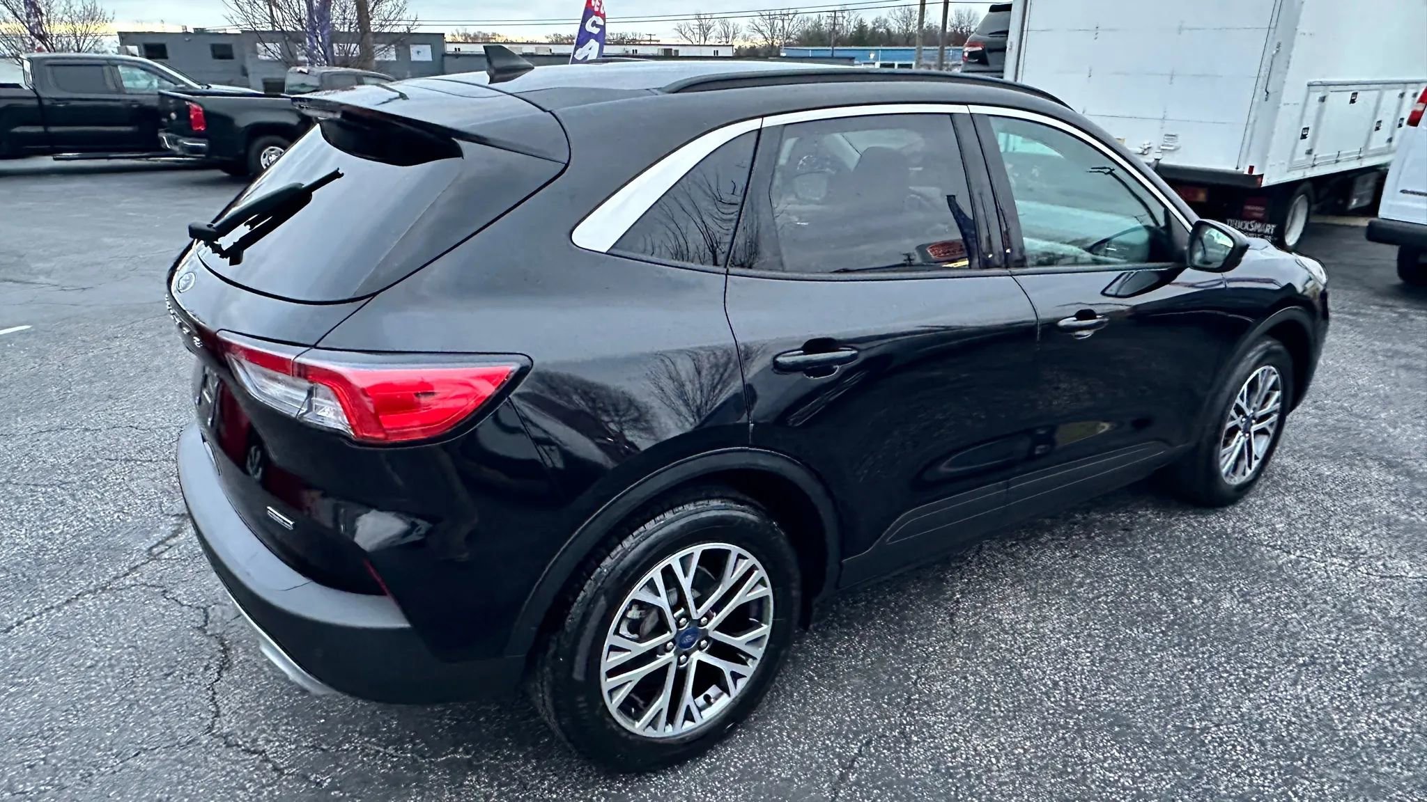 Used 2021 Ford Escape SEL image 5