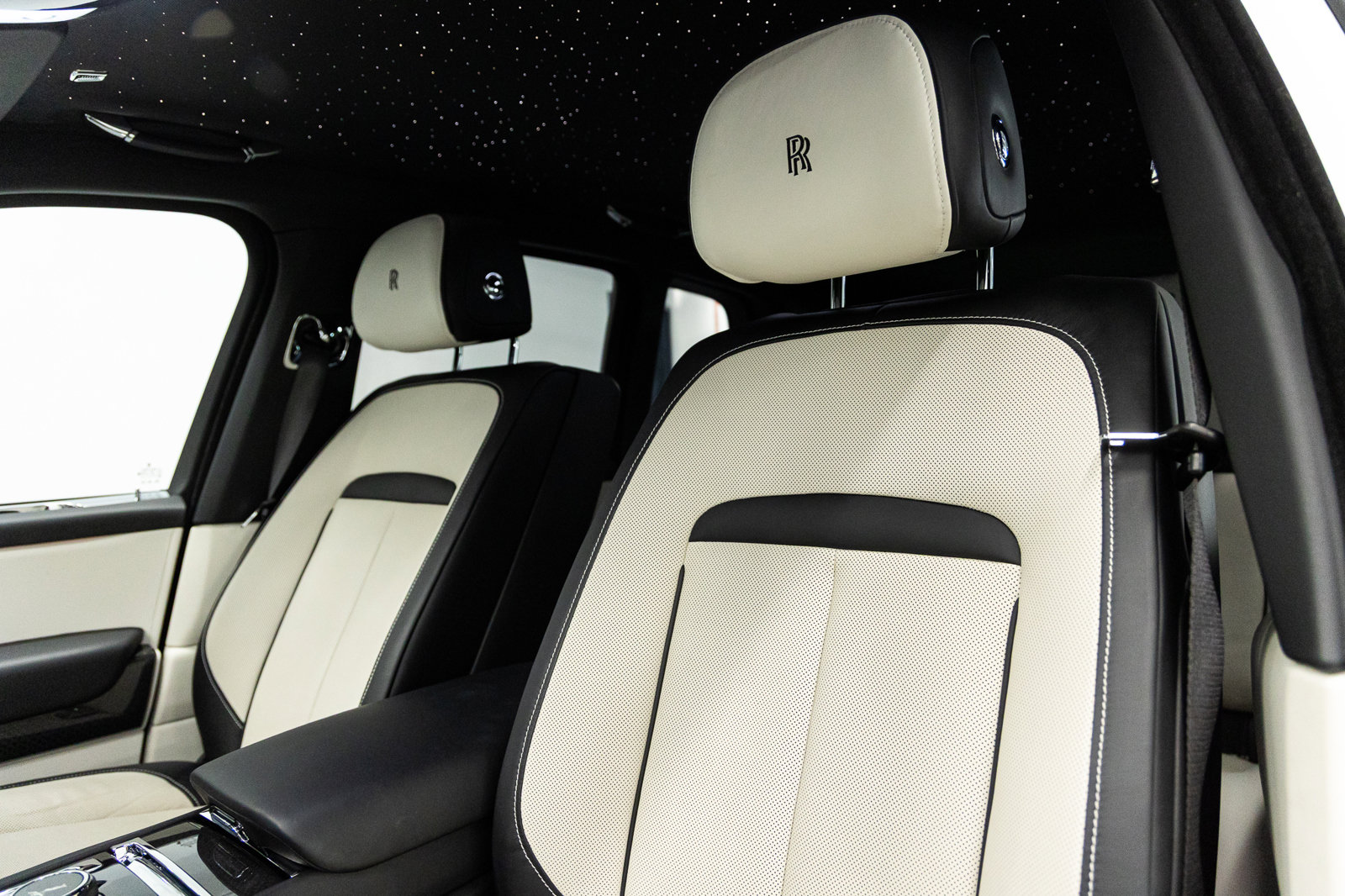 Certified 2023 Rolls-Royce Cullinan Black Badge w/ Driver's Package AWD/4WD image 36