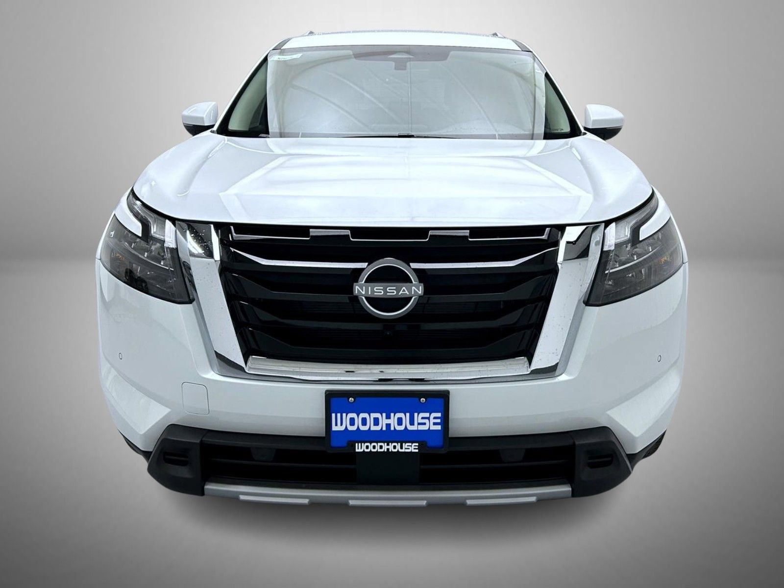 New 2025 Nissan Pathfinder SL image 2