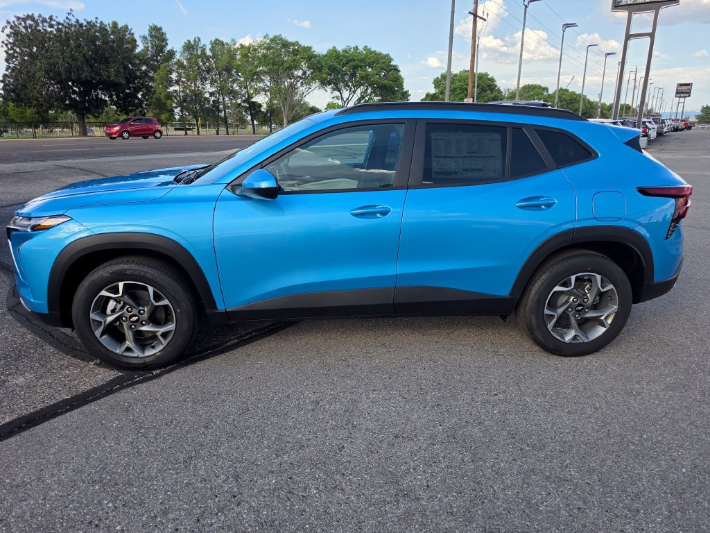 New 2026 Chevrolet Trax LT w/ Driver Confidence Package FWD image 2