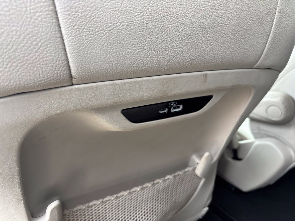 Used 2021 Chrysler Pacifica Touring-L FWD image 25