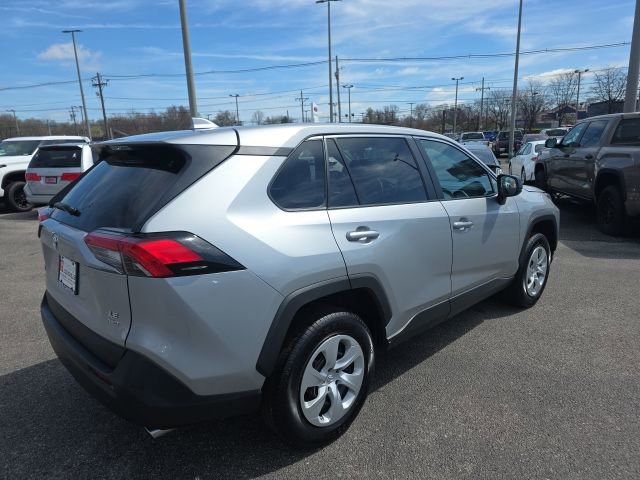 Certified 2024 Toyota RAV4 LE AWD/4WD image 4