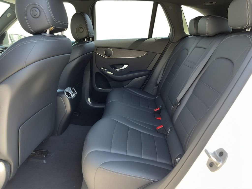 Used 2022 Mercedes-Benz GLC 300 4MATIC w/ Driver Assistance Package image 7