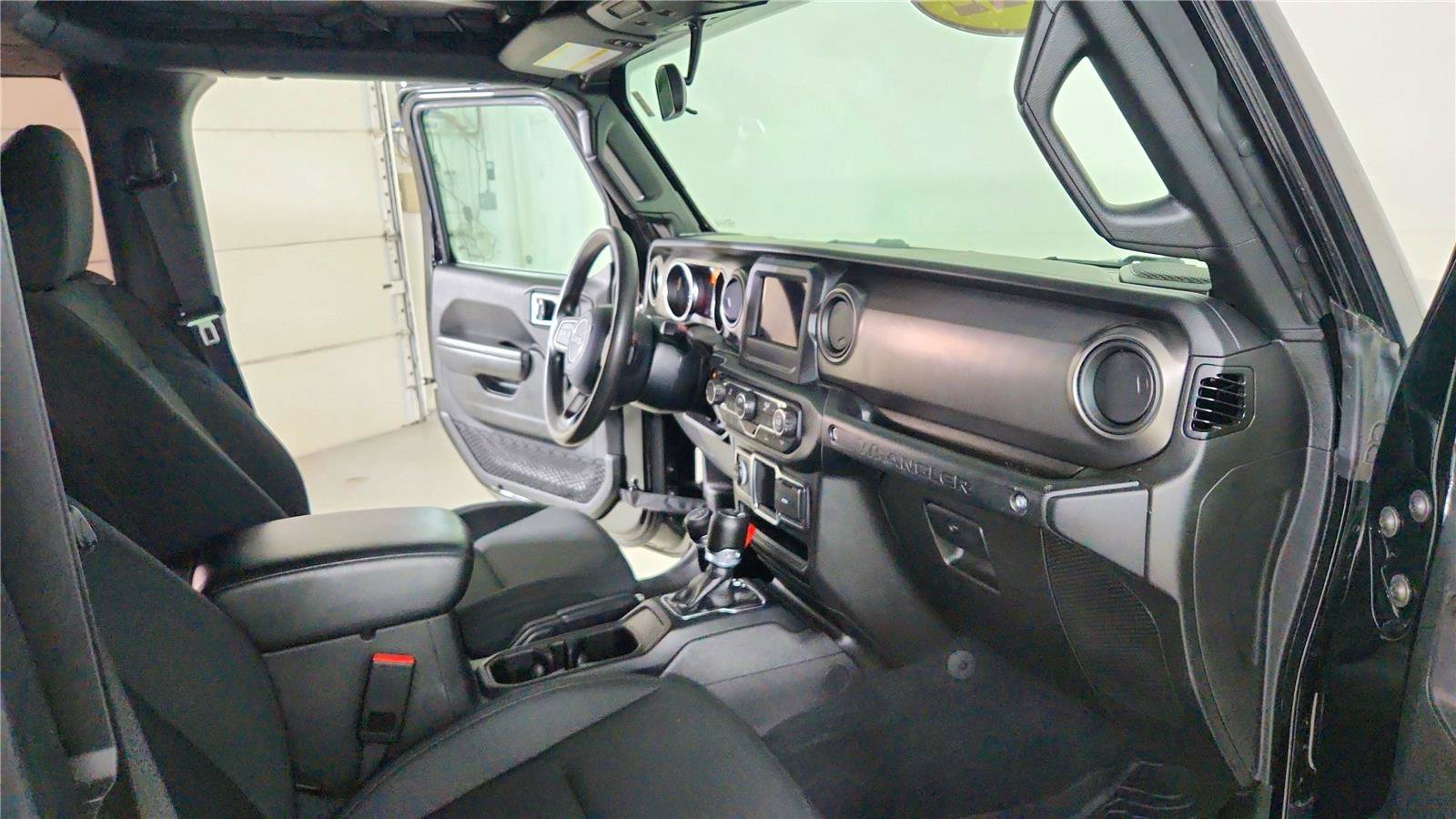 Used 2022 Jeep Wrangler Sport image 34